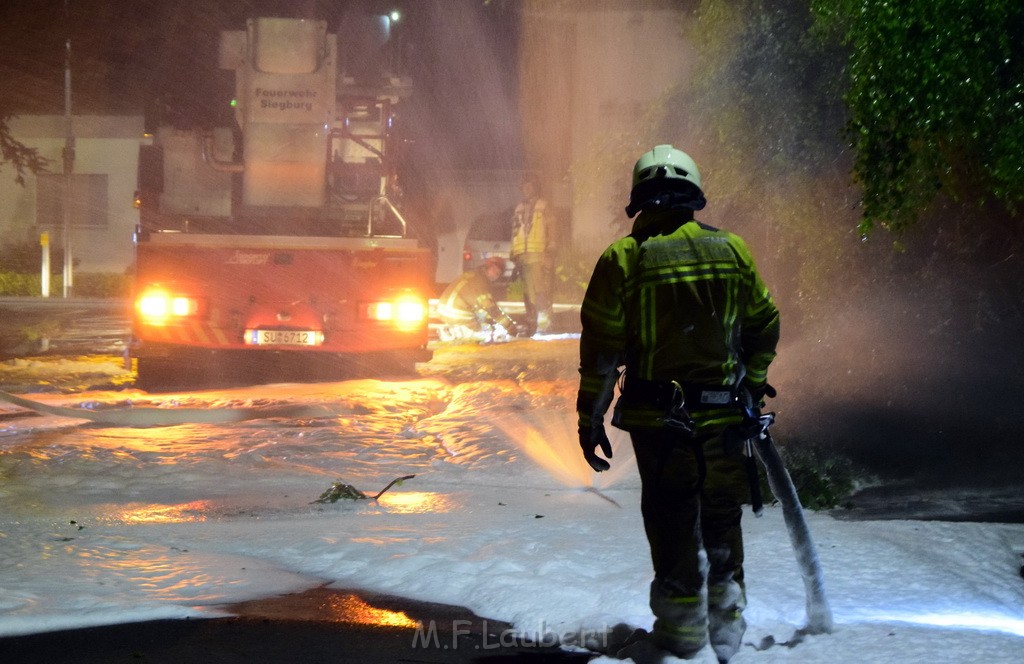 Grossfeuer Einfamilienhaus Siegburg Muehlengrabenstr P0582.JPG - Miklos Laubert